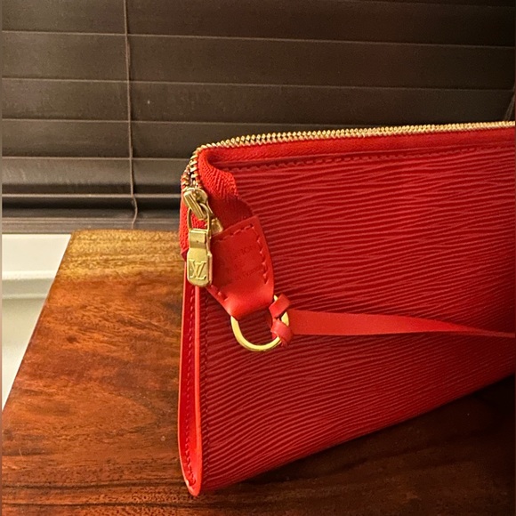 LOUIS VUITTON POCHETTE ACCESSOIRES POUCH HAND BAG IN RED - Picture 5 of 7